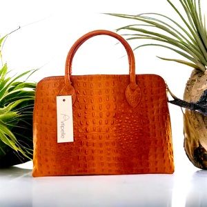 Embossed leather handbag - MADE IN ITALY